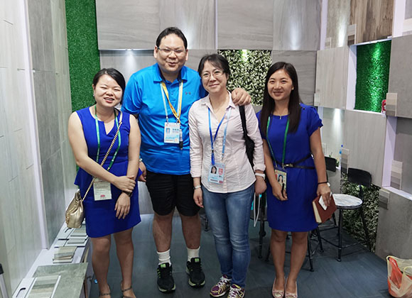 118 &deg; Canton-Fair